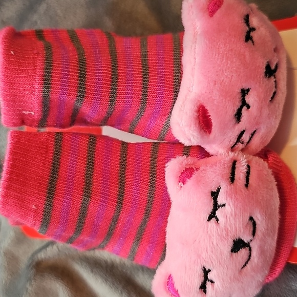 I Newborn Baby Kitty 3D Sock Booties - Picture 6 of 8